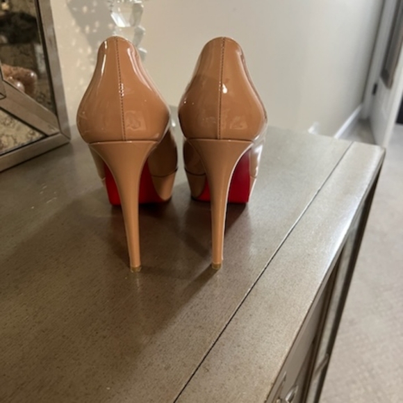 Louboutin platform pumps size 40.5 - Picture 3 of 4